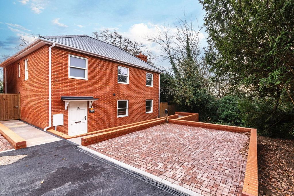 3 bed detached house for saleChestnut House, Waterloo Road, Cranbrook TN17