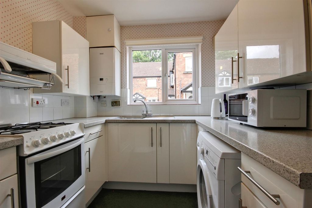 Additional image 3 of 2 bed flat for saleApplegarth Mews, Crescent Street, Cottingham HU16