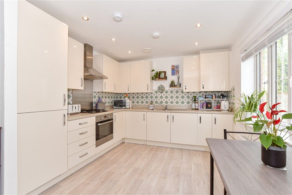 Additional image 3 of 2 bed flat for saleNew Bridge Road, Cranleigh, Surrey GU6