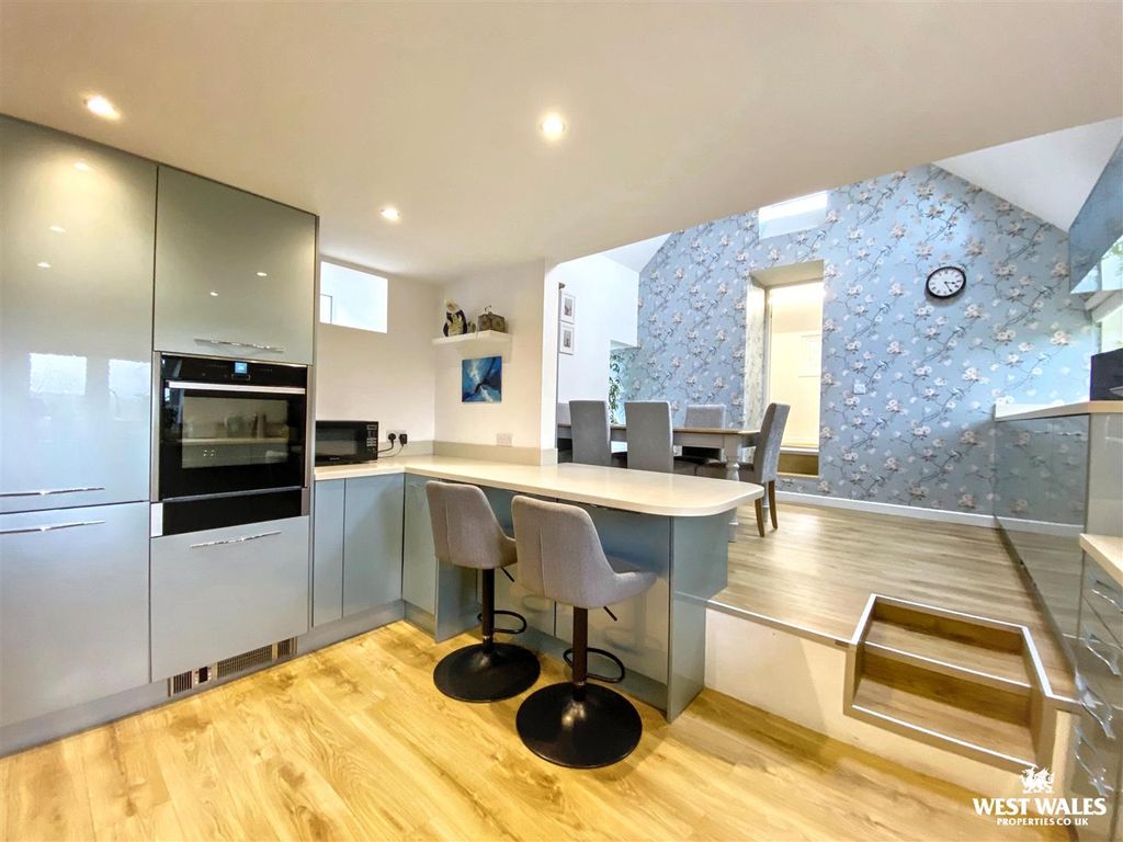 3 bed barn conversion for saleLlanycefn, Clynderwen SA66 photo 5