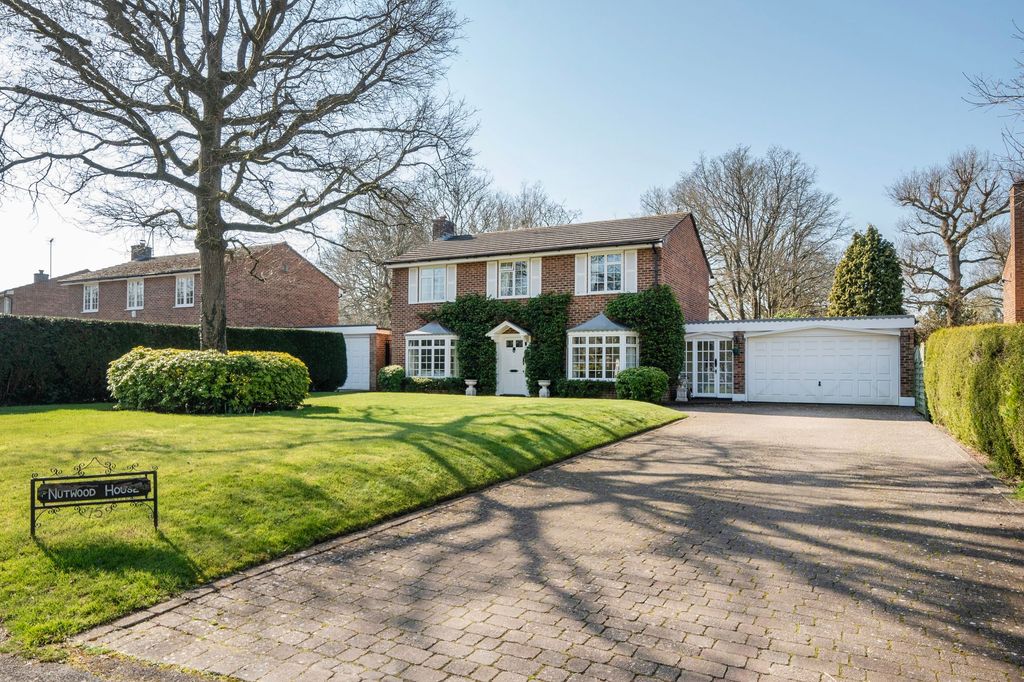 4 bed detached house for saleCromwell Place, Cranleigh GU6