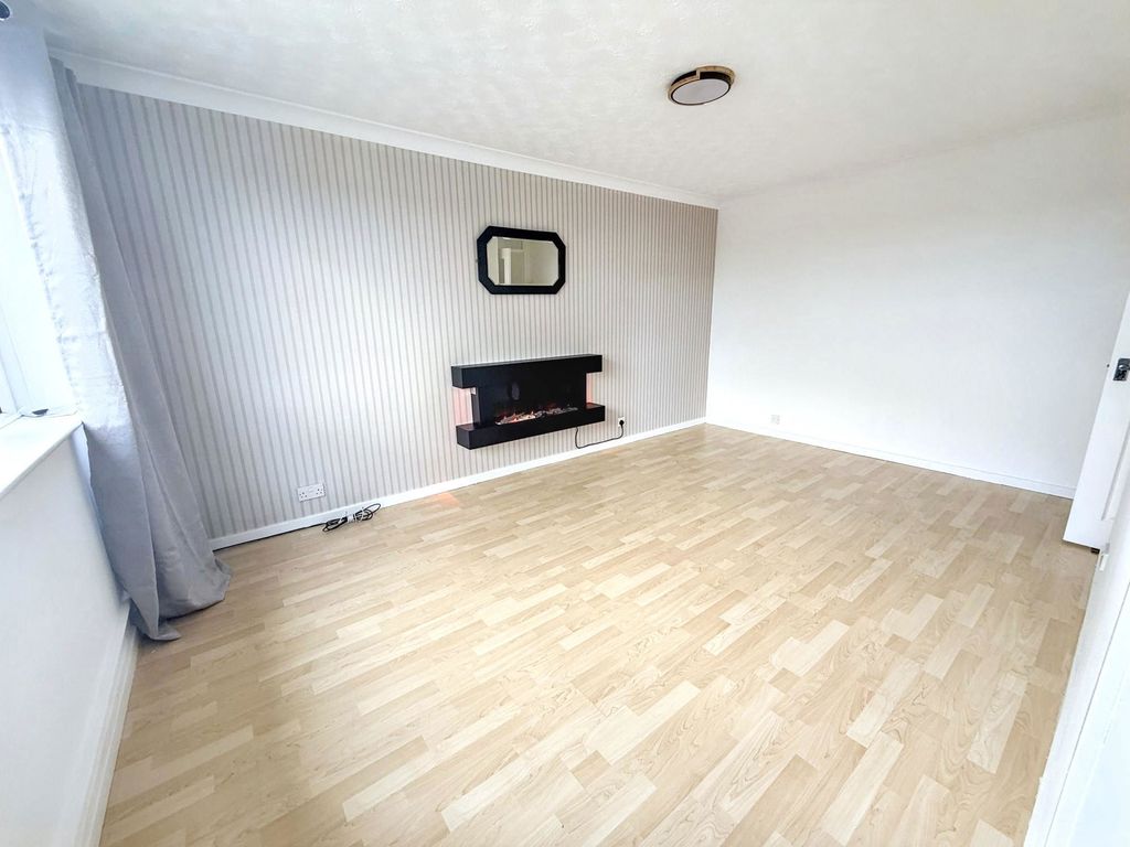 2 bed flat for saleWinshields, Cramlington NE23 photo 2