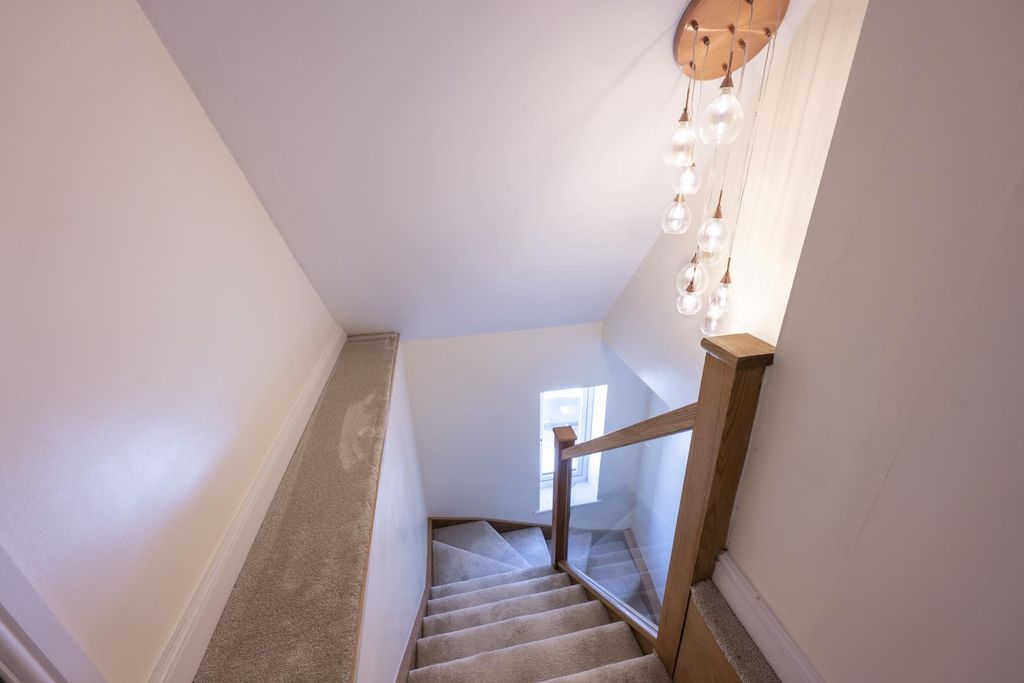 Additional image 25 of 5 bed property for saleCompton Road, Cradley Heath B64