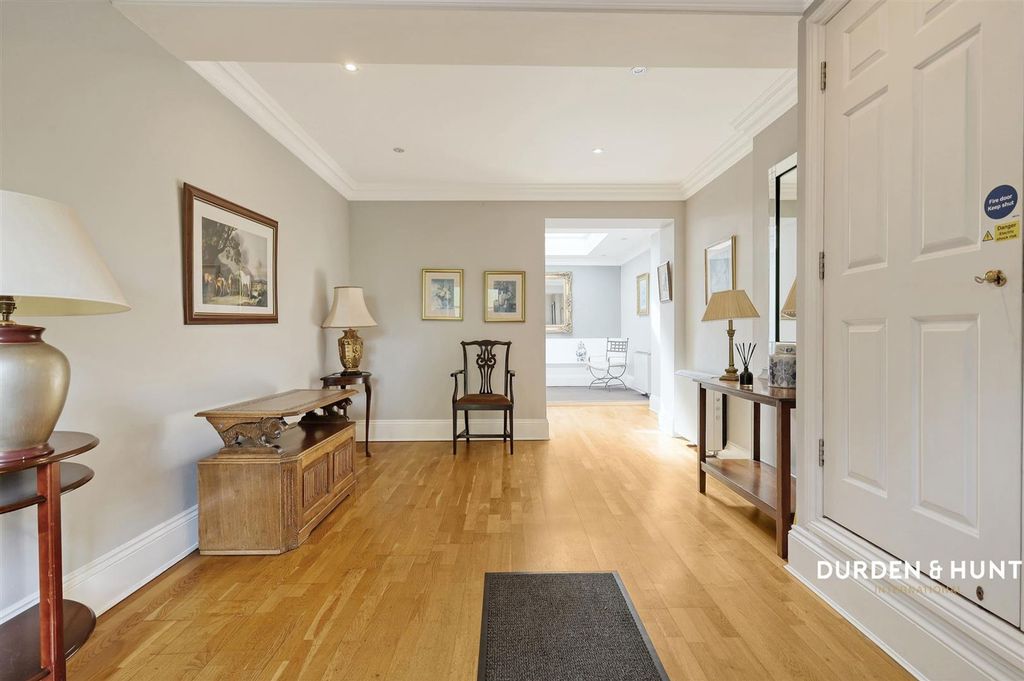 Additional image 9 of 4 bed flat for saleEast Hill, Colchester CO1