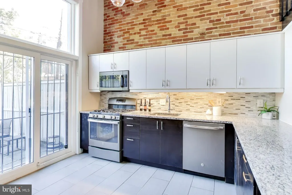 1238 Linden Place NE, Washington, DC 20002 photo 5