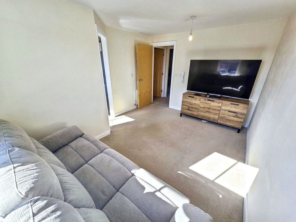 2 bed flat for saleHexham NE46 photo 3