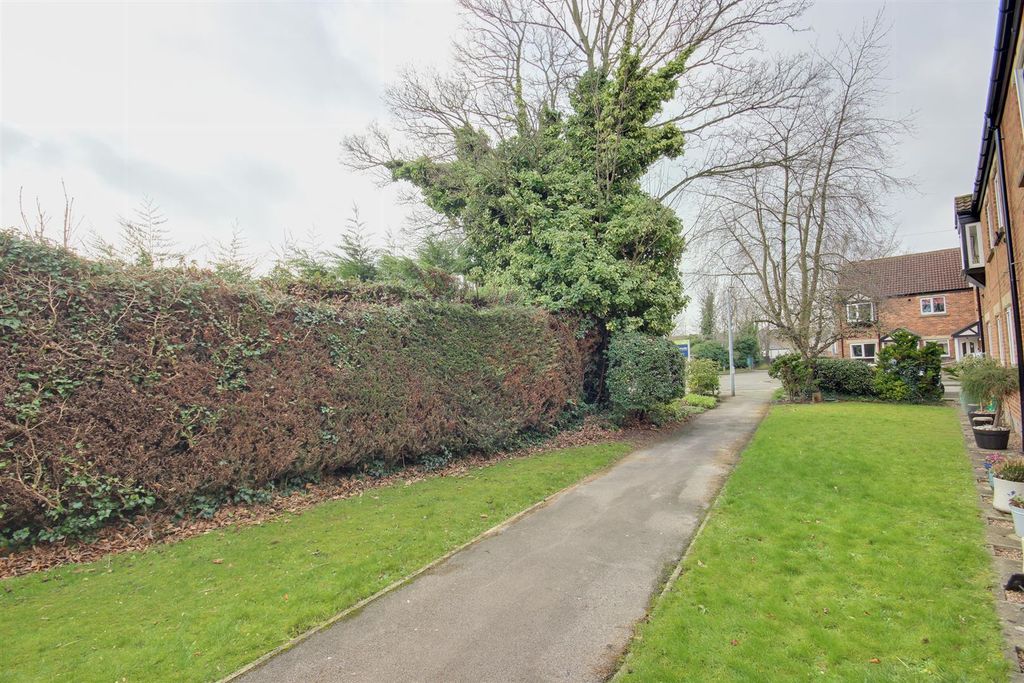 Additional image 8 of 2 bed flat for saleApplegarth Mews, Cottingham HU16
