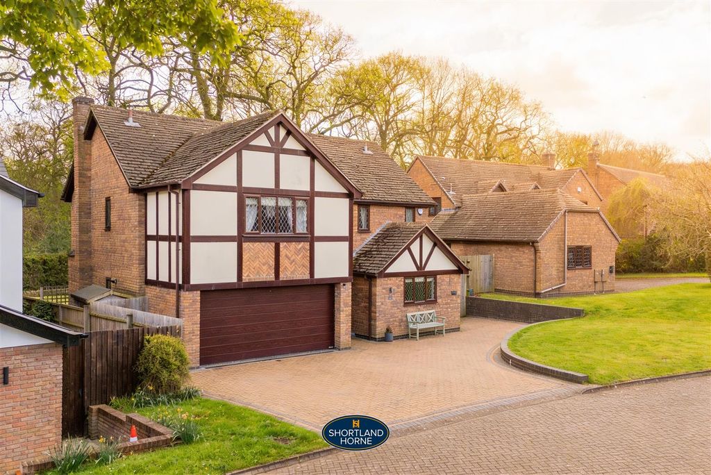 5 bed detached house for salePoppyfield Court, Gibbet Hill, Coventry CV4