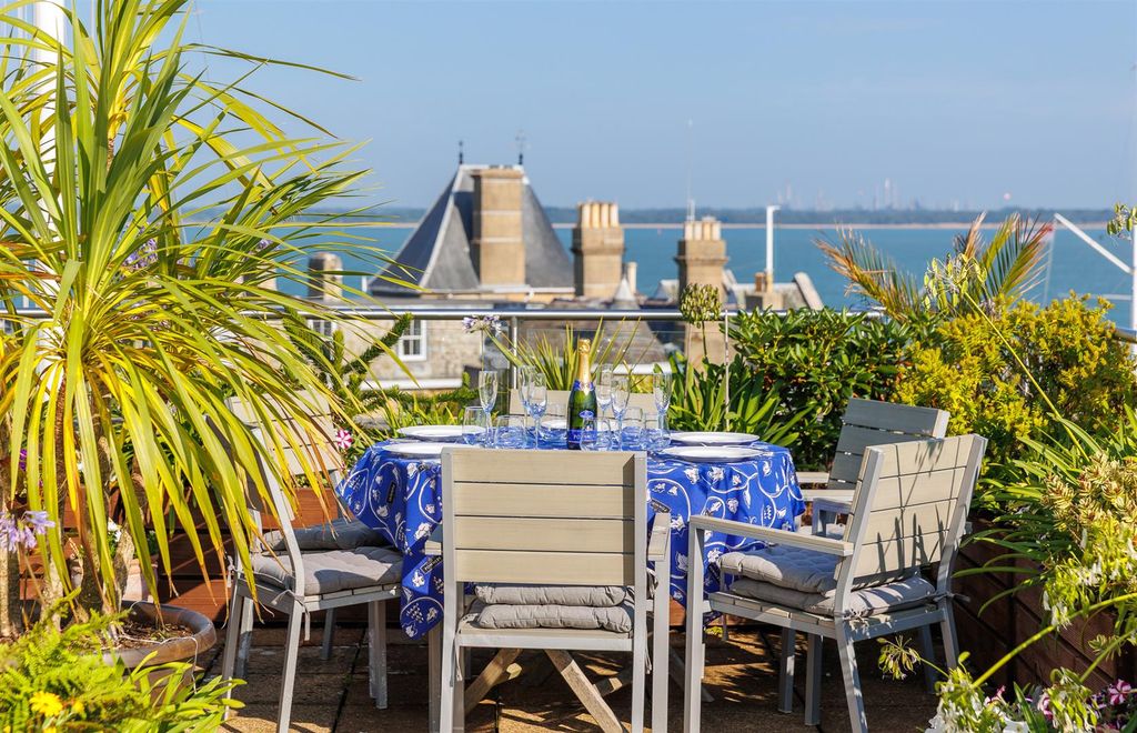 Additional image 16 of 3 bed flat for saleCowes, Isle Of Wight PO31
