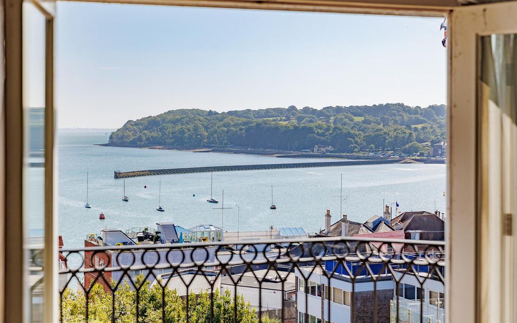 Additional image 2 of 3 bed semi-detached house for saleCowes, Isle Of Wight PO31
