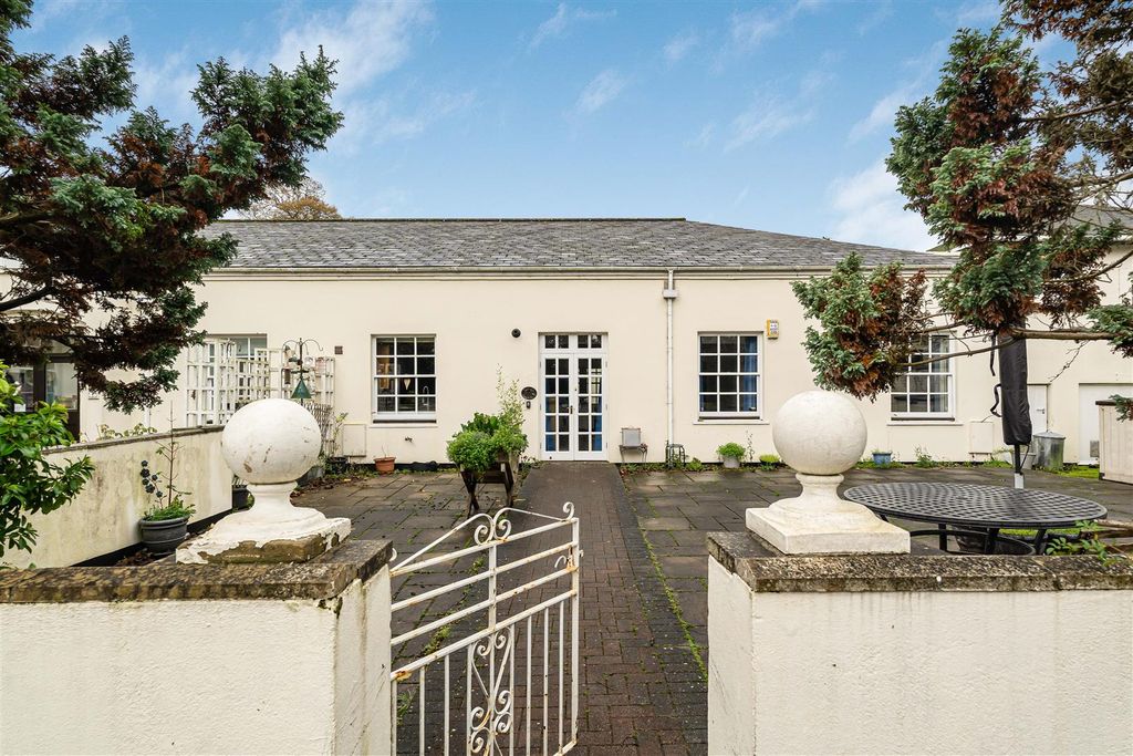 3 bed flat for saleCowley, Exeter EX5