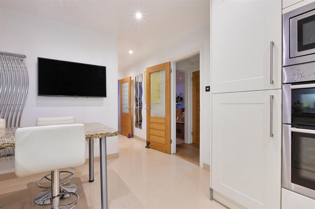 Additional image 16 of 4 bed detached house for saleWoodfield Hill, Chipstead CR5