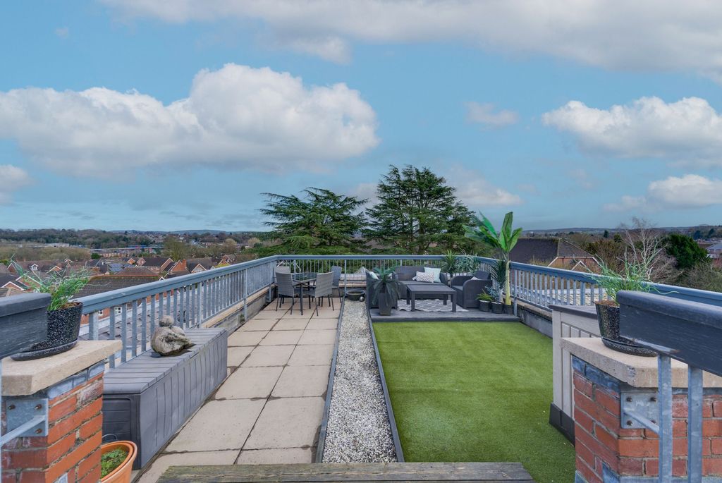 Additional image 4 of 3 bed flat for saleWestholme Close, Congleton CW12