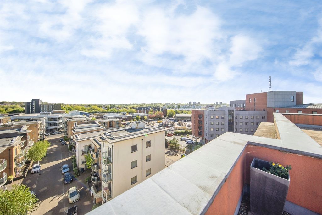 Additional image 20 of 3 bed penthouse for saleCaelum Drive, Colchester CO2