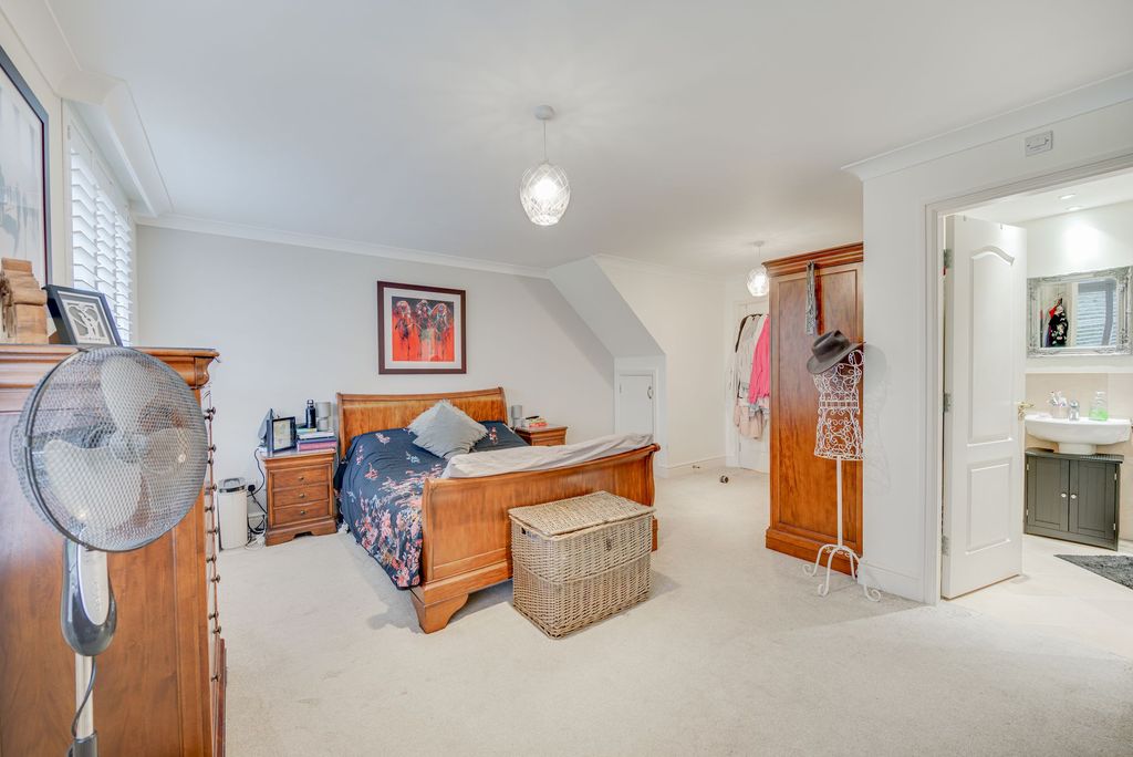Additional image 15 of 3 bed flat for saleWestholme Close, Congleton CW12