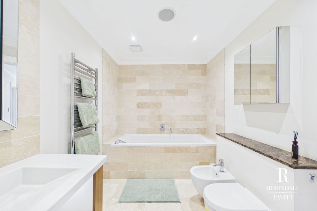 Additional image 36 of 5 bed detached house for saleHow Lane, Chipstead CR5