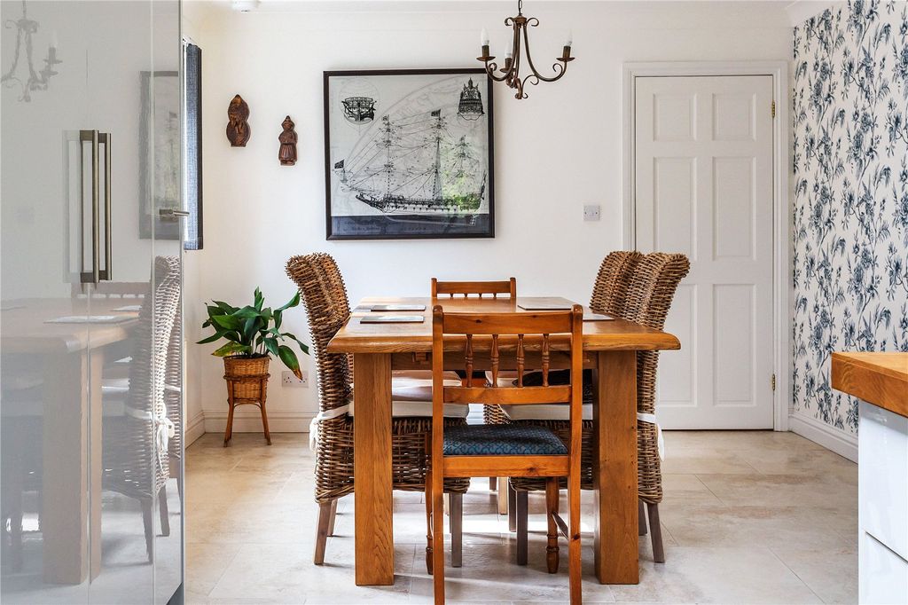 Additional image 11 of 4 bed detached house for saleWoodland Avenue, Cranleigh, Surrey GU6
