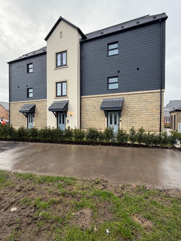 1 bed flat for saleBB7 photo 3
