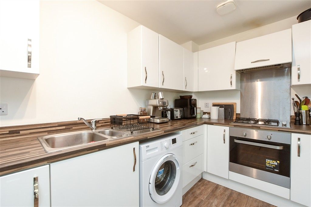 Additional image 7 of 2 bed flat for saleShetland Close, Cranleigh, Surrey GU6