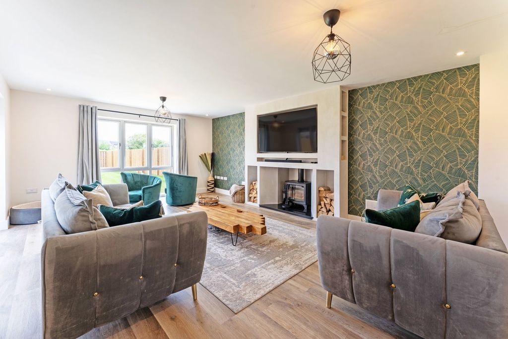 Additional image 5 of 4 bed detached house for saleLake Drive, Weldon, Corby, Northamptonshire NN17