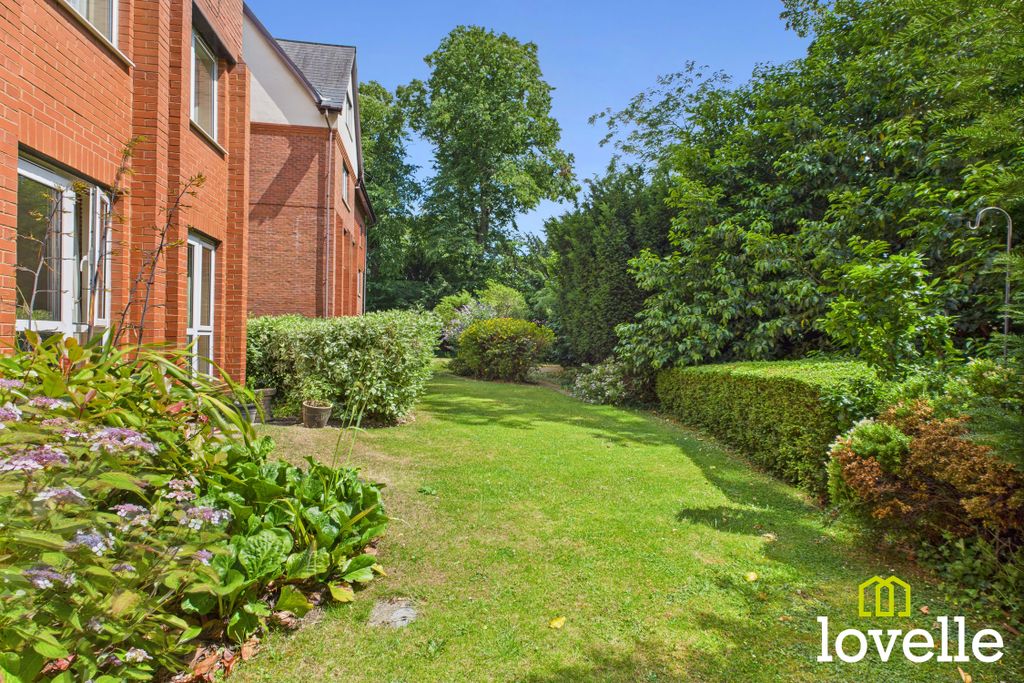 Additional image 5 of 2 bed flat for saleShardeloes Court Newgate Street, Cottingham HU16