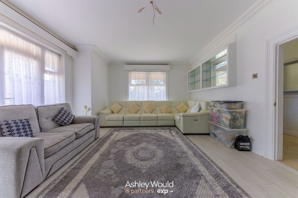Additional image 3 of 5 bed semi-detached house for saleHalesowen Road, Cradley Heath B64