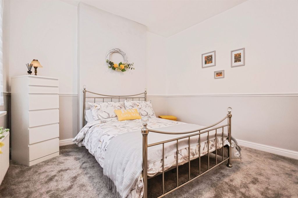 Additional image 14 of 5 bed end terrace house for saleAshtree Road, Cradley Heath B64