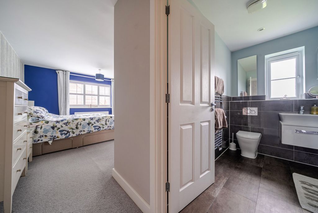Additional image 13 of 4 bed detached house for saleLonghurst Avenue, Cranleigh GU6