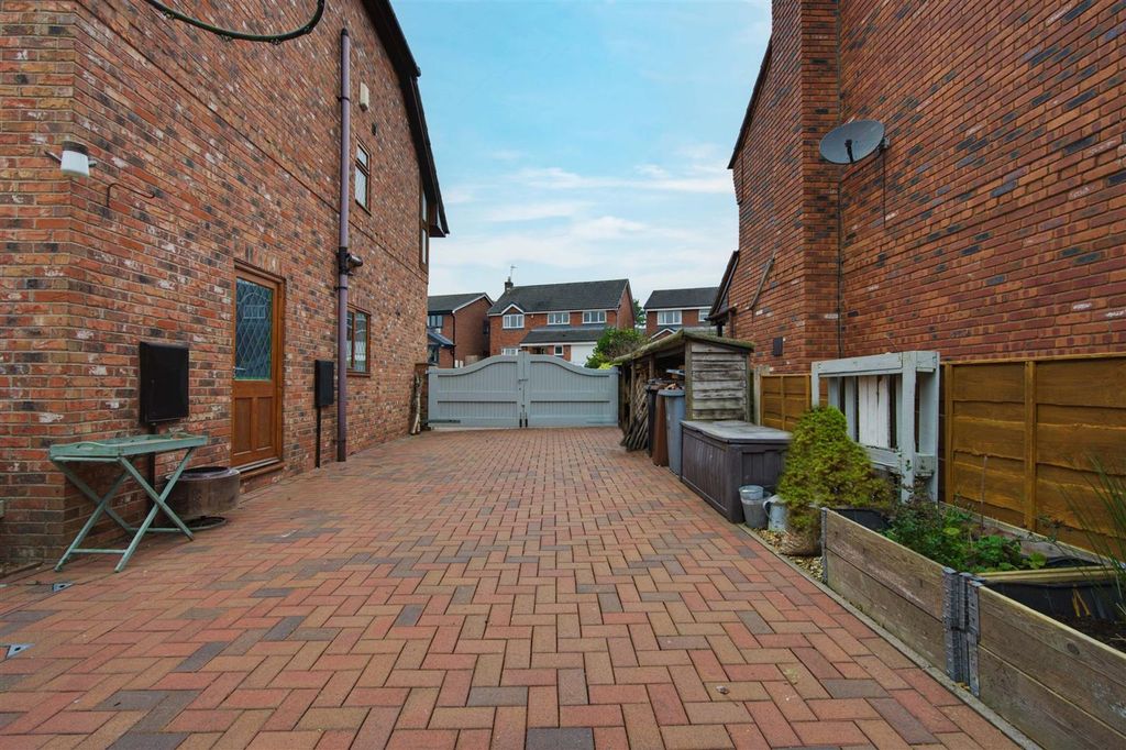 Additional image 28 of 5 bed detached house for saleTudor Way, Congleton CW12
