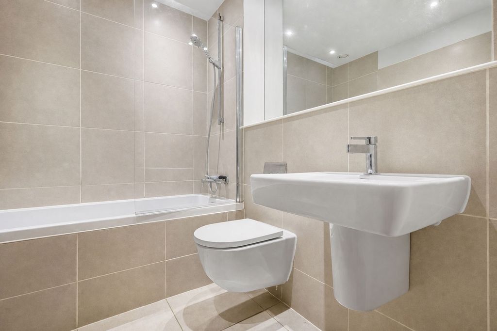 Additional image 6 of 2 bed flat for saleHigh Street, Colchester CO1
