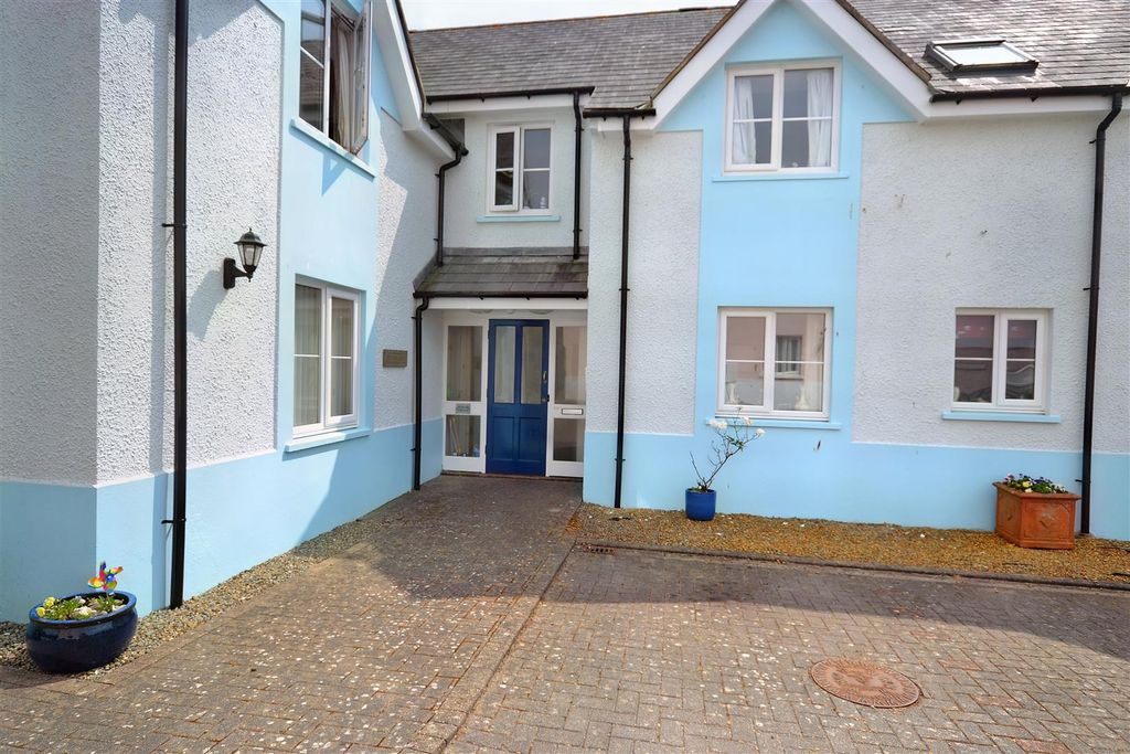 2 bed flat for salePuffin Way, Broad Haven, Haverfordwest SA62 photo 3