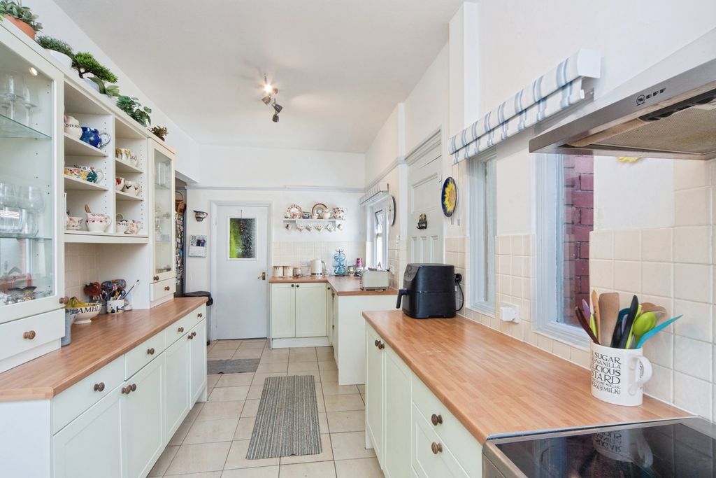 Additional image 7 of 6 bed detached house for saleEbberston Road East, Rhos On Sea, Colwyn Bay, Conwy LL28