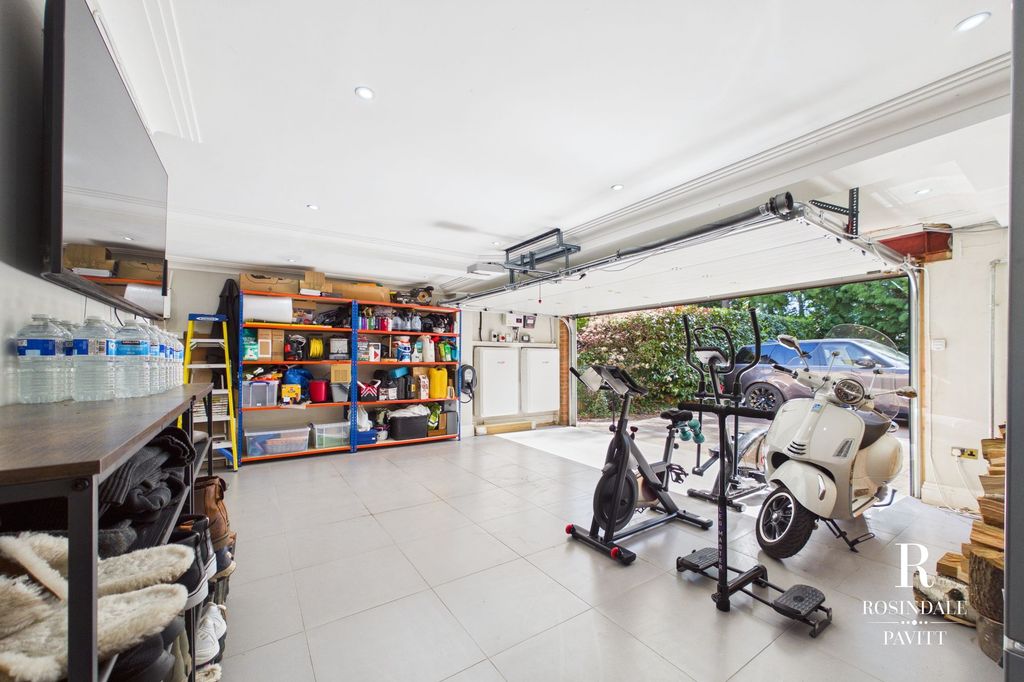 Additional image 50 of 5 bed detached house for saleHow Lane, Chipstead CR5