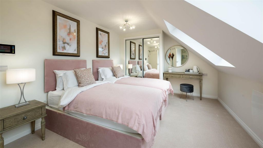 Additional image 12 of 1 bed flat for saleVictoria Road, Cranleigh GU6