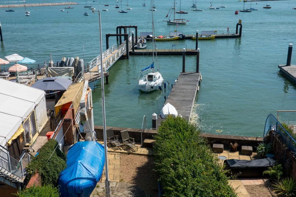 Additional image 2 of 4 bed town house for saleOld Town, Cowes, Isle Of Wight PO31