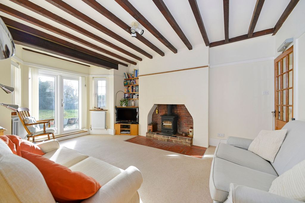 4 bed detached house for saleThe Ridgeway, Cranleigh GU6 photo 5
