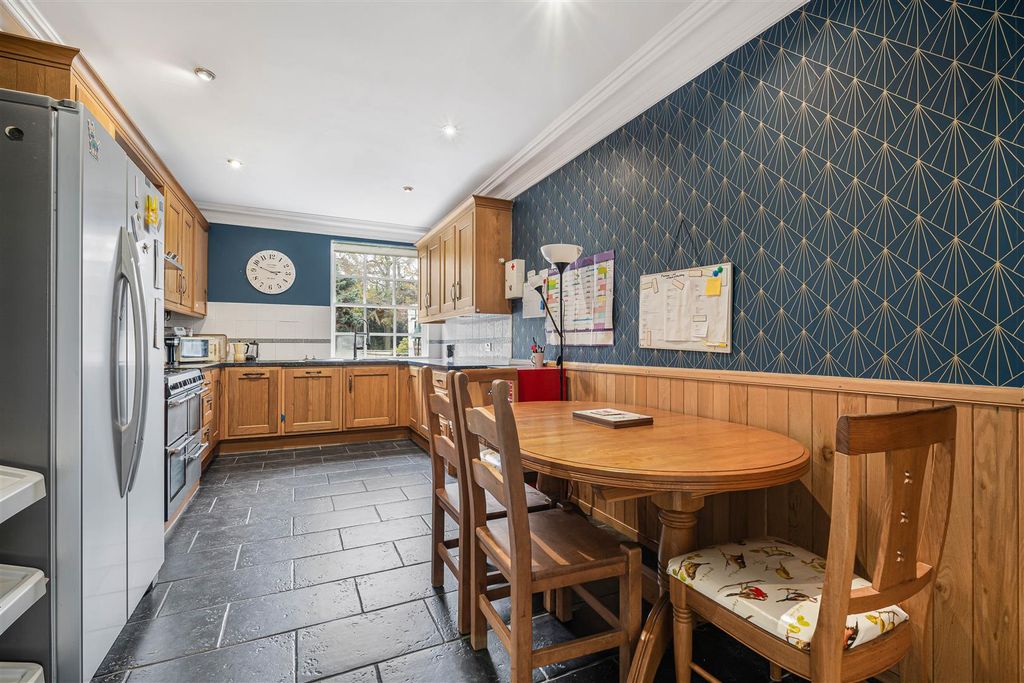 3 bed flat for saleCowley, Exeter EX5 photo 2
