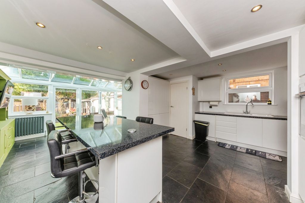 Additional image 6 of 3 bed semi-detached house for saleTrinity Road, Cleethorpes DN35