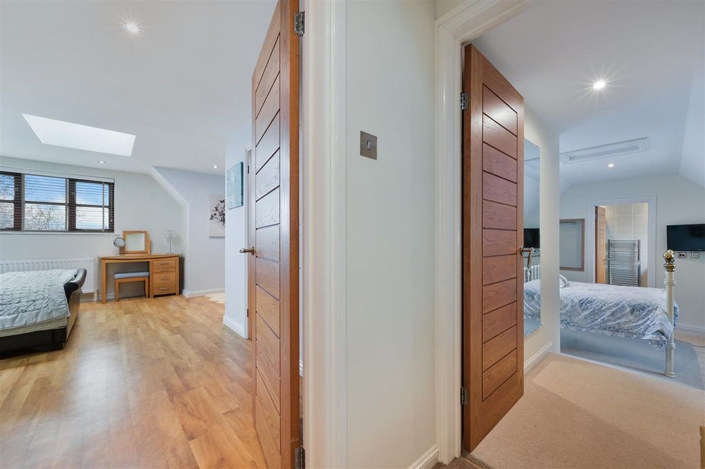 Additional image 24 of 4 bed detached house for saleWoodfield Hill, Chipstead CR5
