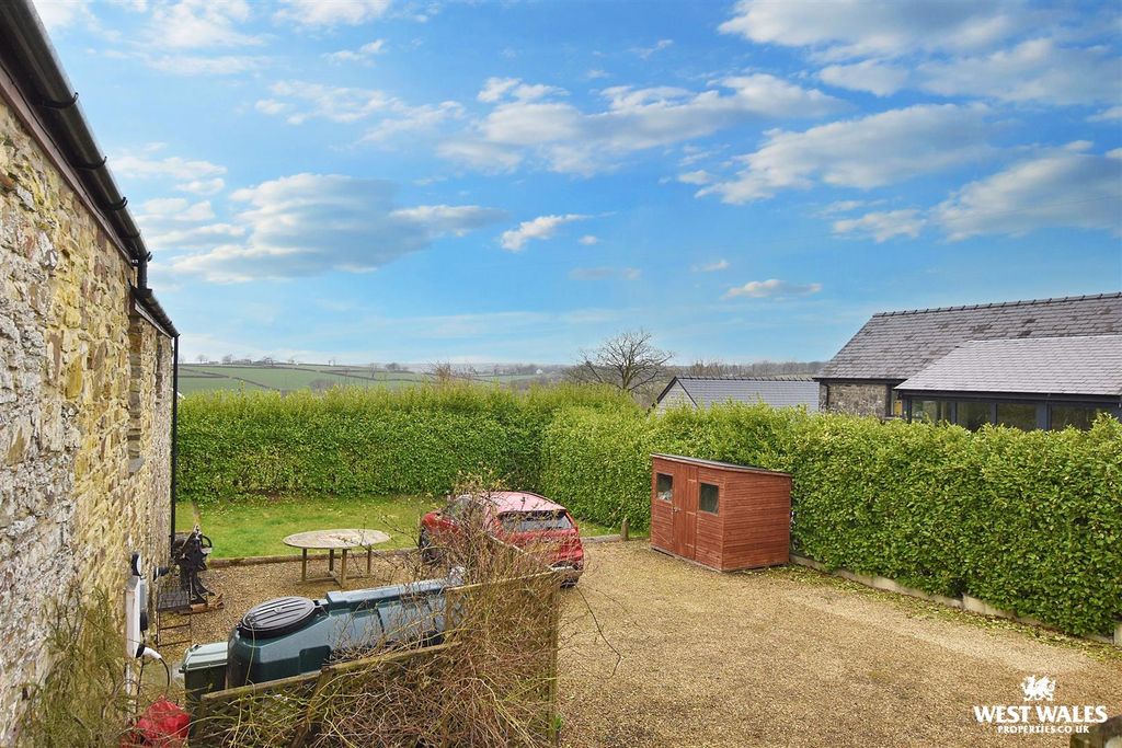 3 bed barn conversion for saleNew Moat, Clarbeston Road SA63 photo 5