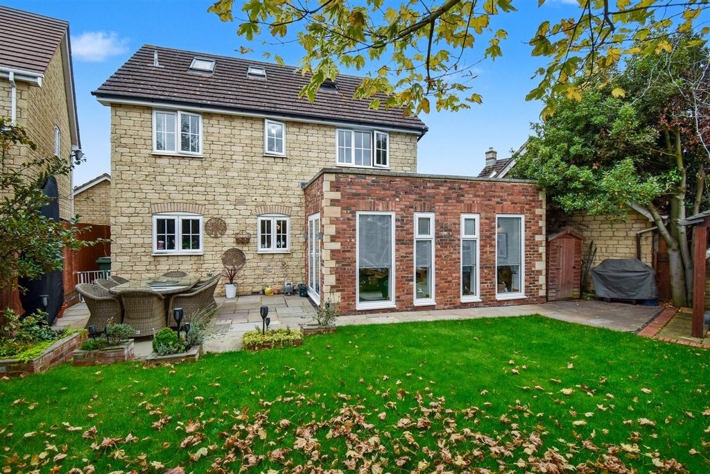 6 bed detached house for saleNN17, Bramblewood Road, Weldon