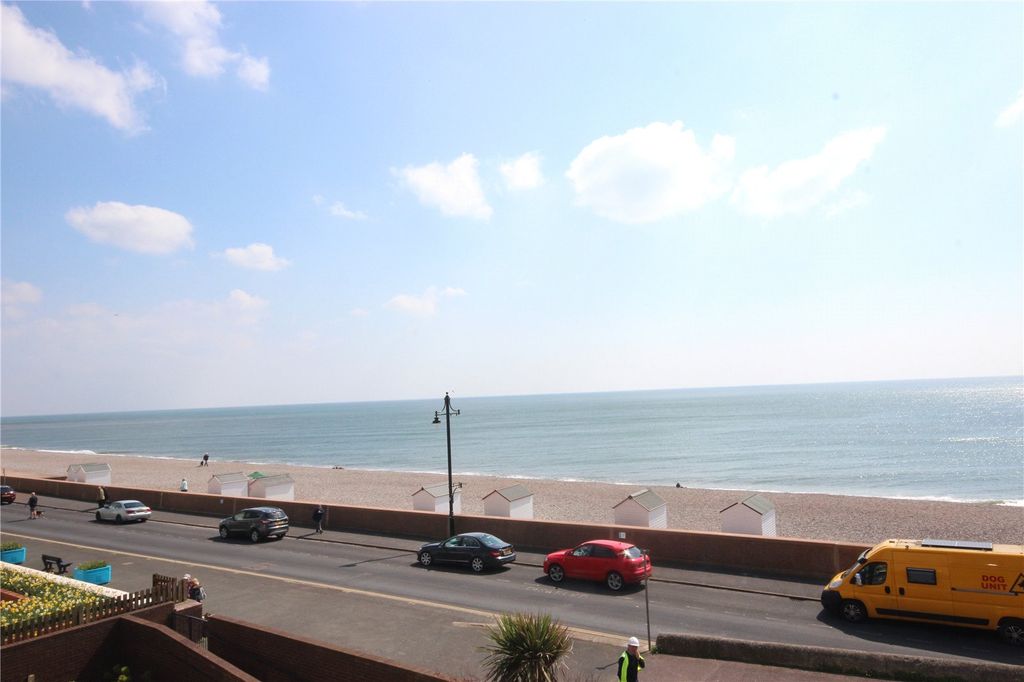 1 bed flat for saleHarbour Road, Seaton, Devon EX12 photo 2