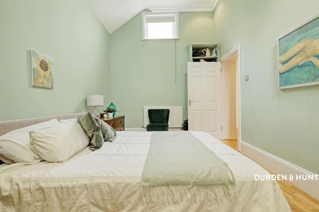 Additional image 20 of 4 bed flat for saleEast Hill, Colchester CO1