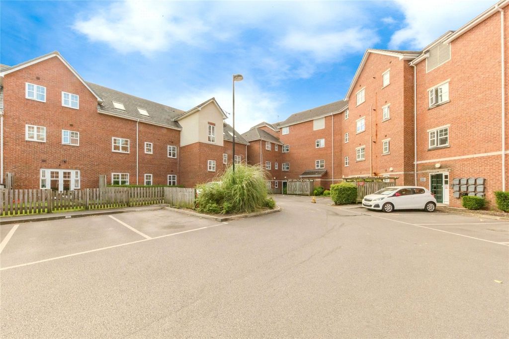 2 bed flat for salePartridge Close, Crewe, Cheshire CW1