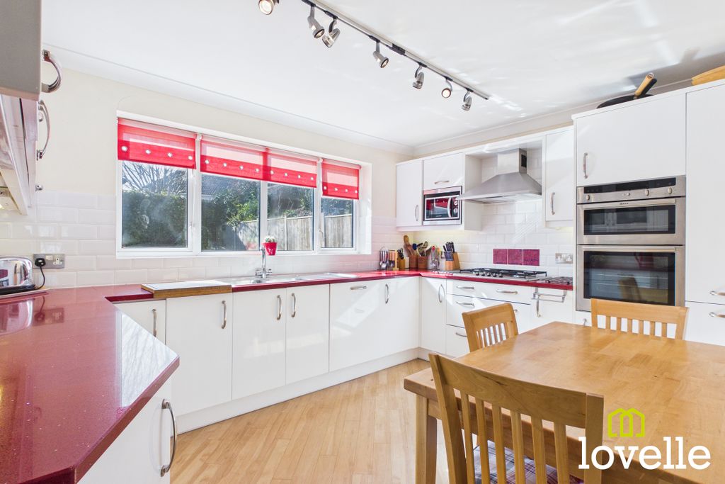 4 bed detached house for saleSpencer Way, Cottingham, East Riding Of Yorkshire HU16 photo 3