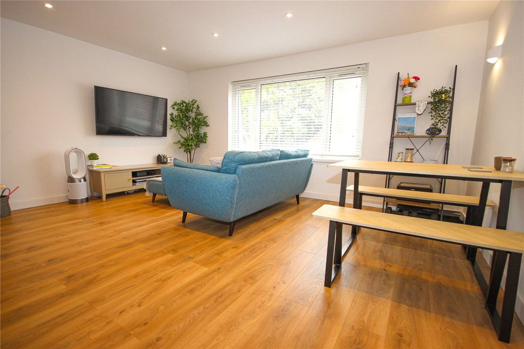 Additional image 2 of 2 bed flat for sale52 Queen Street, Seaton EX12
