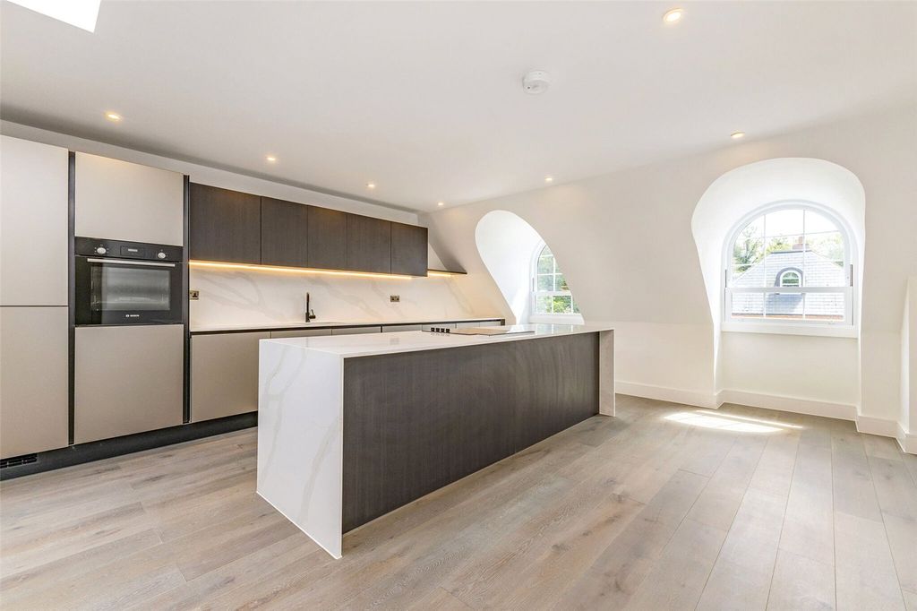 Additional image 4 of 3 bed flat for saleGreen Lane, Cobham, Surrey KT11