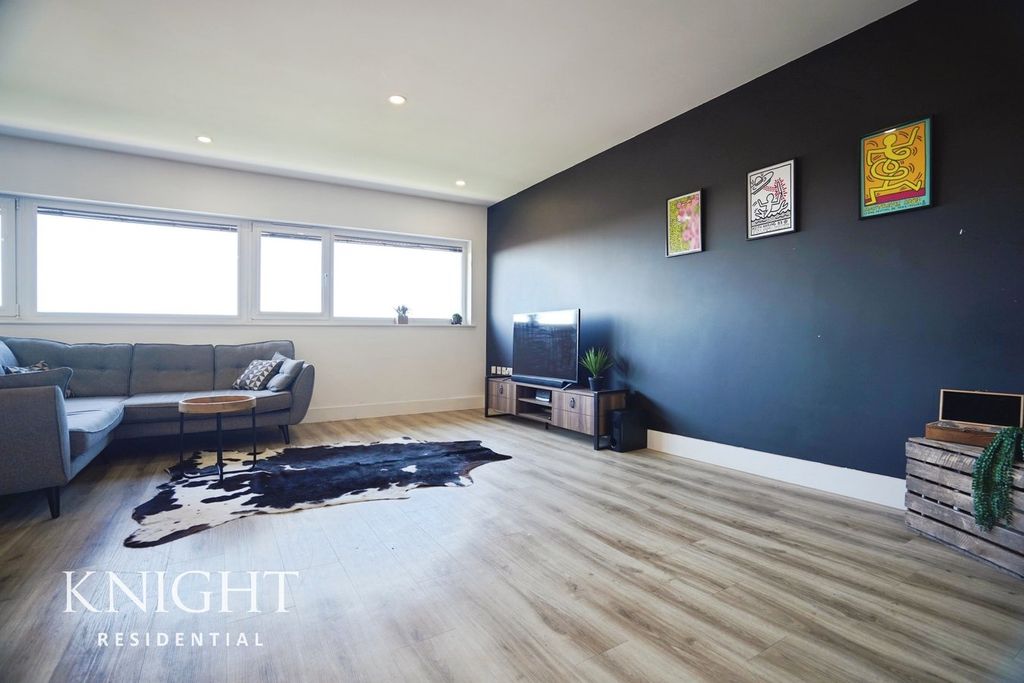 Additional image 6 of 2 bed flat for saleBergholt Road, Colchester CO4