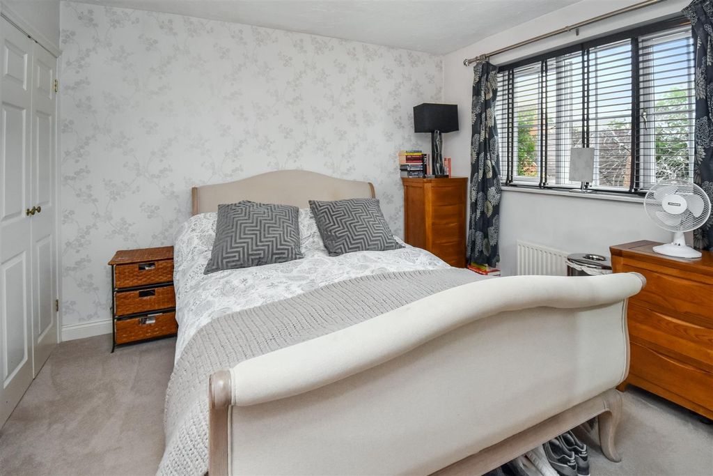 Additional image 18 of 6 bed detached house for saleNN17, Bramblewood Road, Weldon