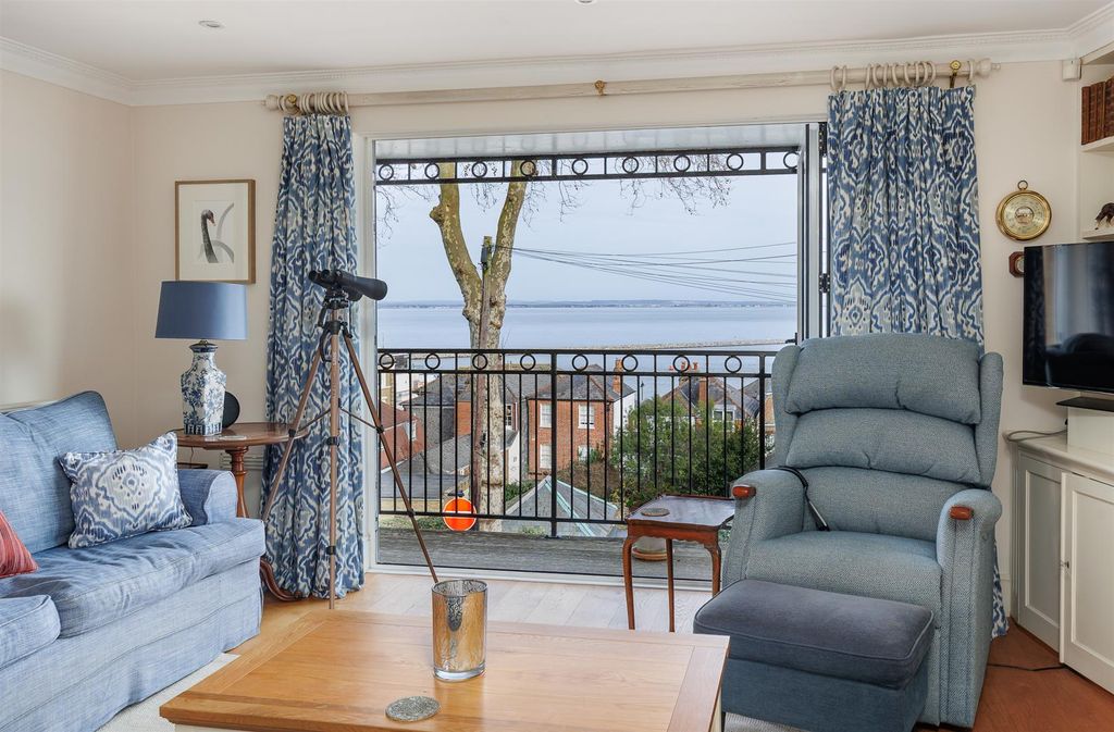 Additional image 9 of 4 bed property for saleCowes, Isle Of Wight PO31